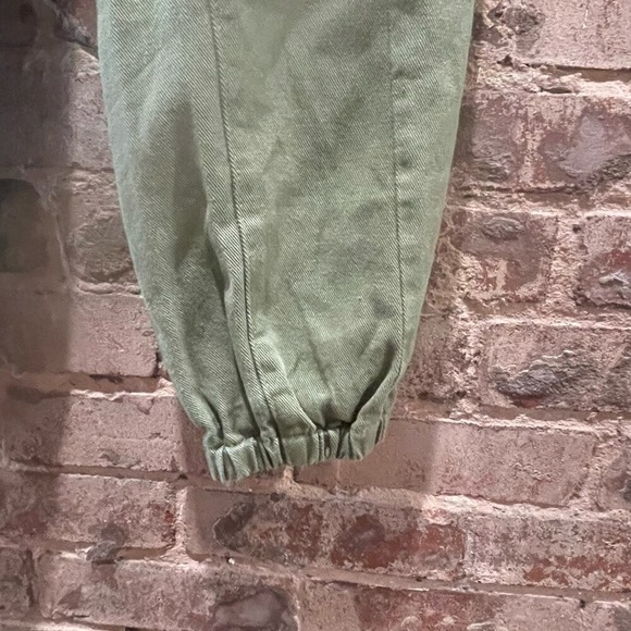 SPRING SALE! Nasty Gal Green Cargo Joggers Size 2 - Picture 4 of 5